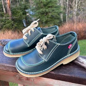 Duckfeet lace-up shoe like new!! Only tried on! EU 38, converts to size 8ish US